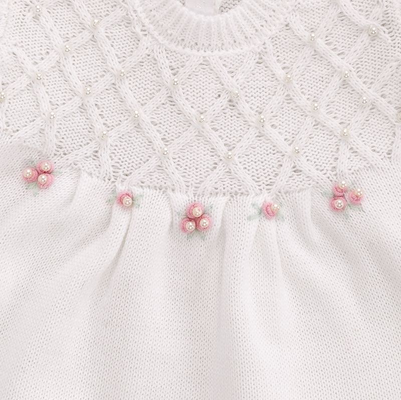 50510124_1010_2-SAIDA-DE-MATERNIDADE-VESTIDO-COM-FLOR-ROCOCO-E-PEROLAS