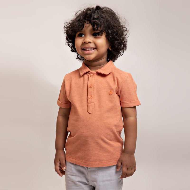 02021077_1057_1-CAMISETA-BB-POLO-PIQUET-LINEN-URSO-OCRE