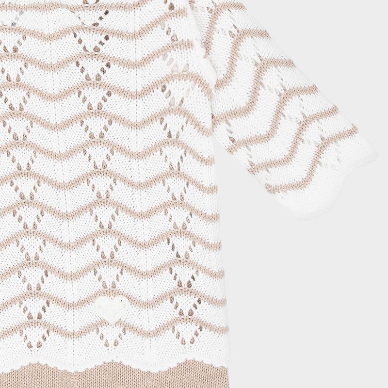 conjunto-de-bebe-feminino-jardineira-com-casaco-em-ondas-crochet-sisal-50.68.0034_1047_2