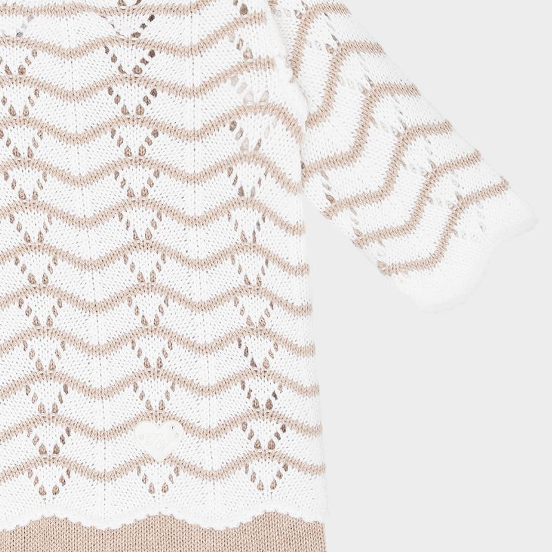 conjunto-de-bebe-feminino-jardineira-com-casaco-em-ondas-crochet-sisal-50.68.0034_1047_2